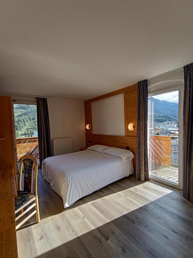 Hotel Cielo Blu Passo del Tonale Exteriör bild