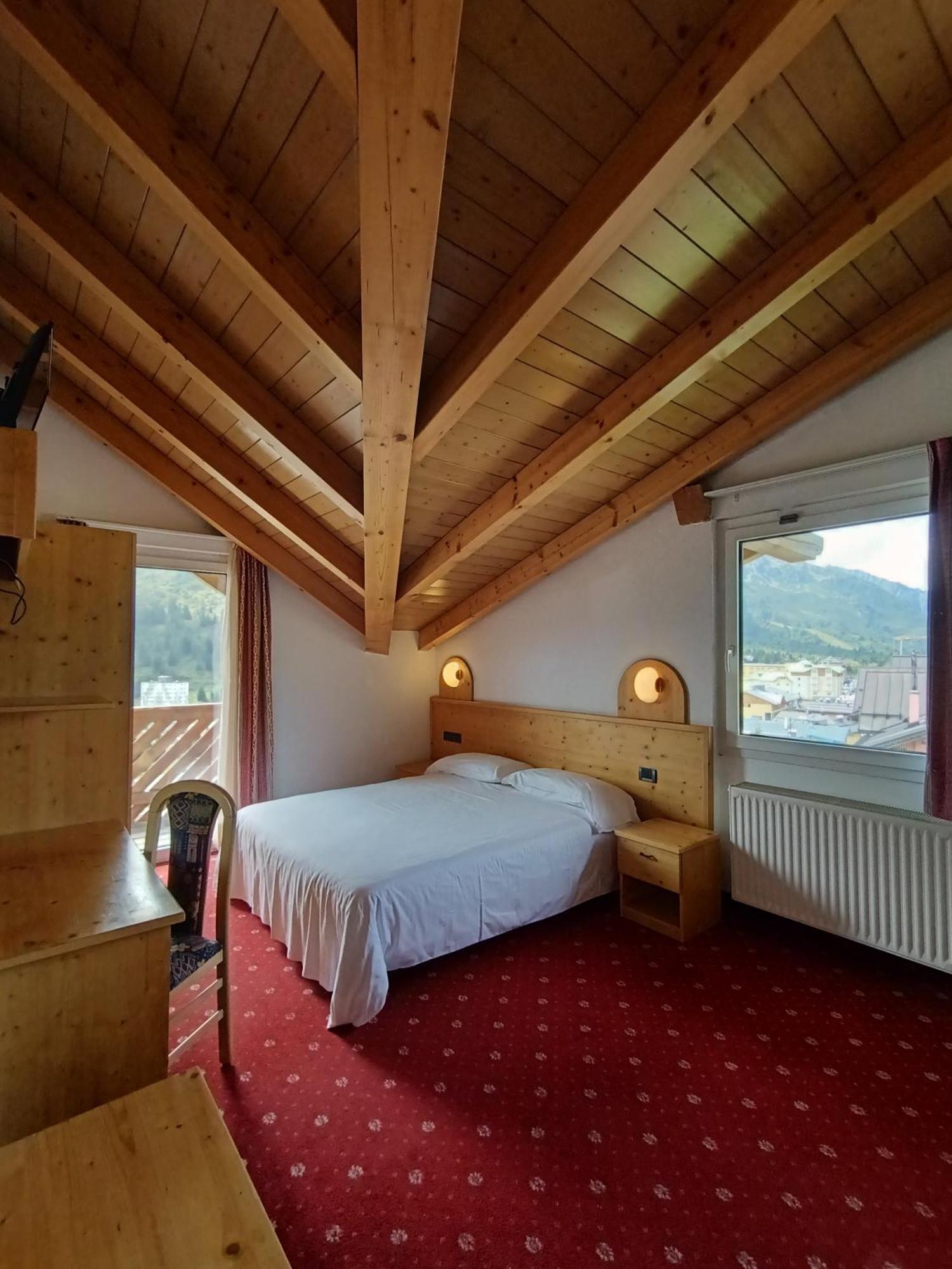 Hotel Cielo Blu Passo del Tonale Exteriör bild