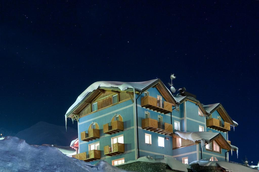 Hotel Cielo Blu Passo del Tonale Exteriör bild
